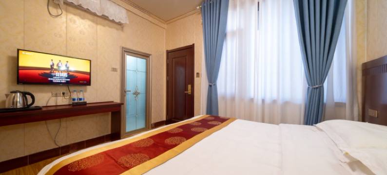 问顶·览岳民宿(华阴华山店)图片