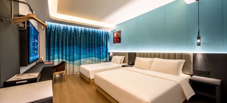 R ROYALSS HOTEL(九寨沟游客中心店)图片