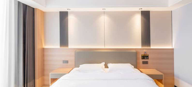 九天商务宾馆(赤峰林西一中店)图片