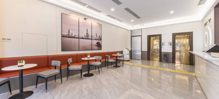 深圳亚悦酒店(翻身地铁站店)图片