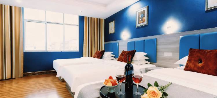 艾斯特丨城景·View云端设计师酒店 (岑溪市人民医院汽车总站店)图片