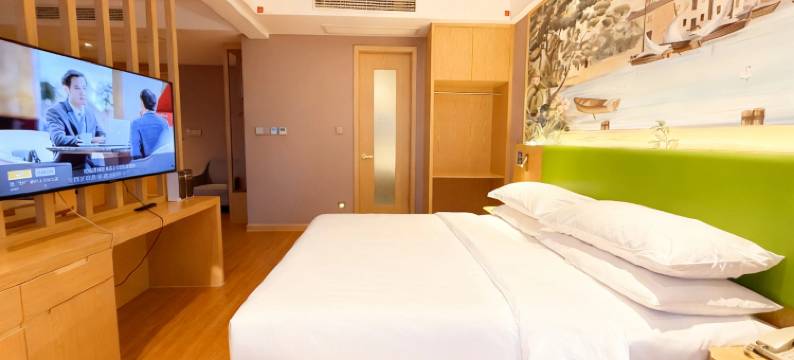 维｜也钠云境美居•静逸轻居•设计城市酒店(淮滨人民政府淮滨站店)图片