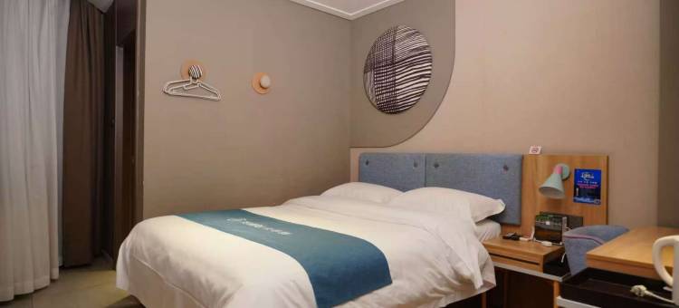 华驿精选酒店(乌鲁木齐科学院小西沟地铁站店)图片