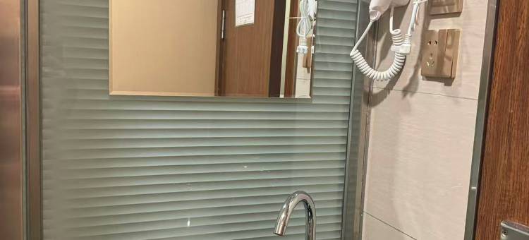 七彩假日宾馆(哈尔滨东北林业大学中医药大学店)图片