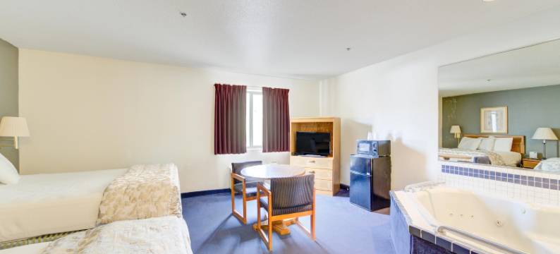 Capital O Amerihost Inn and Suites Fulton Hwy 54 MO图片