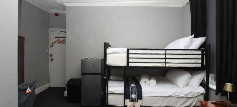 利兹OYO伍德维尔旅馆(Woodville Lodge Leeds Free Parking Direct Bus to City Centre)图片