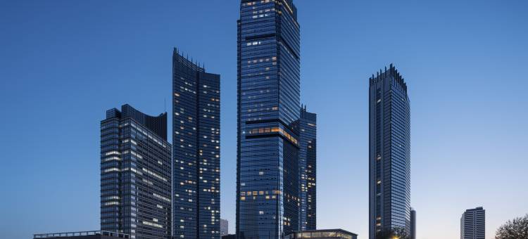 烟台滨海广场第一海水浴场海景亚朵酒店图片