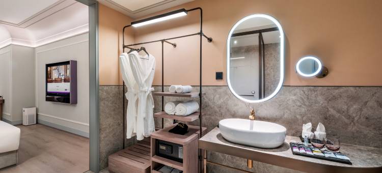 兰州西站中天健广场美居酒店图片