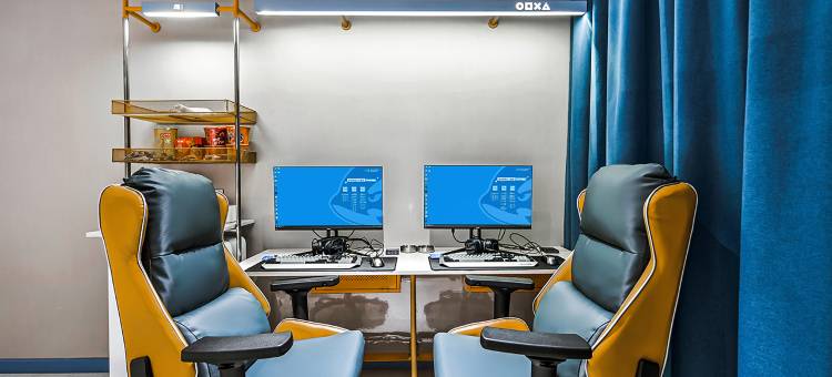 网鱼电竞酒店(南京竹山路地铁站店)图片