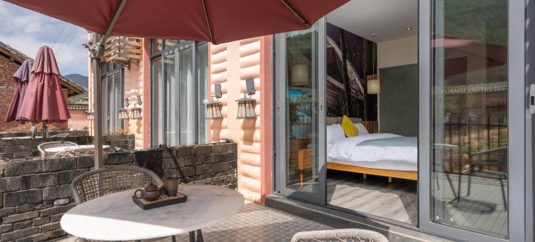 泸沽湖璞山云美女儿国度假酒店图片