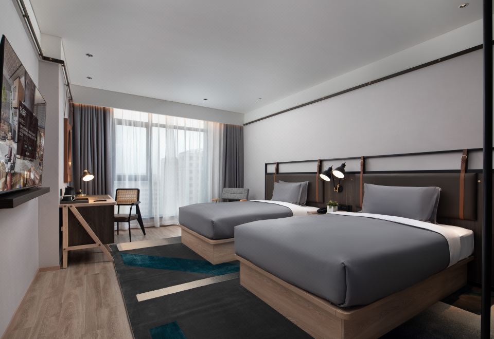 Shanghai Hongqiao National Exhibition and Convention Center Tongpai HotelHotel Overview