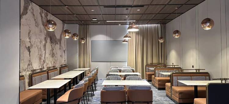 艺龙瑞云酒店(深圳国际会展中心沙井西站店)图片