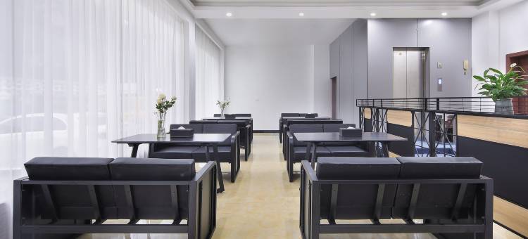 桂林阳朔鸿阳酒店(十里画廊乌布小镇店)图片
