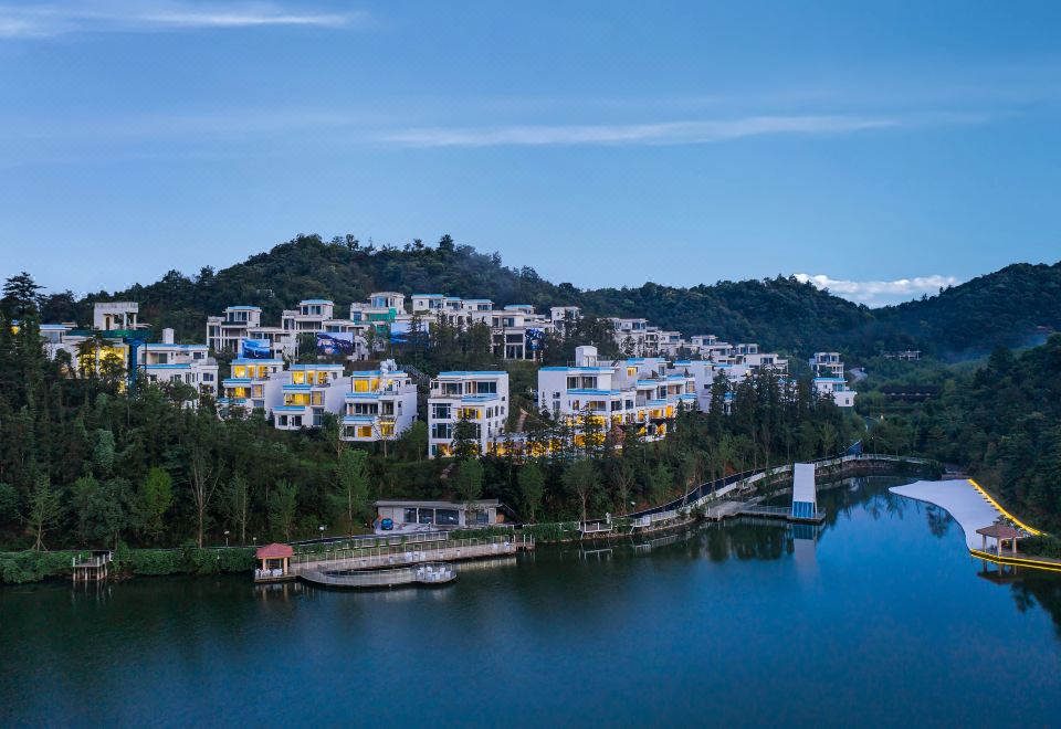 Moganshan Sky Swimming Pool ResortHotel Overview
