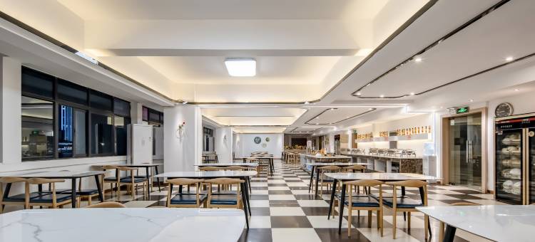 玛尔佳云漫酒店(朝阳广场三街两巷店)图片