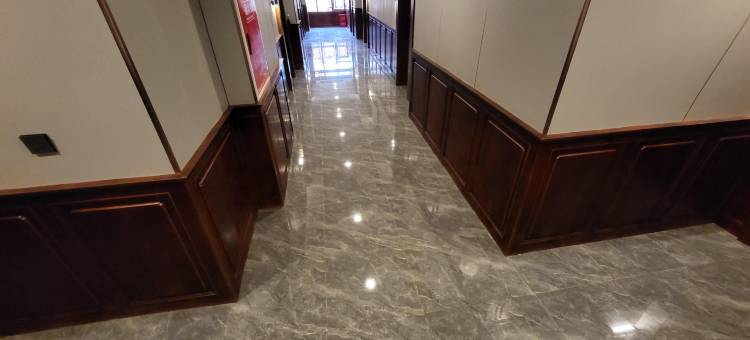 理塘仁康佛大酒店(318国道勒通古镇店)图片