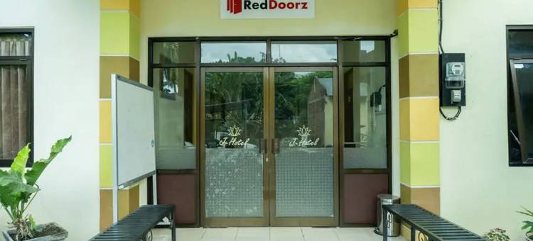 红多兹酒店@恩德加托特苏布罗托(RedDoorz @ Gatot Subroto Ende)图片