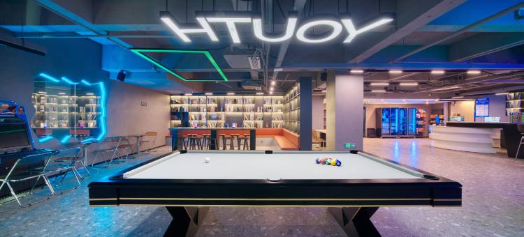 旅小二青年酒店(西湖湖滨定安路地铁站店)图片