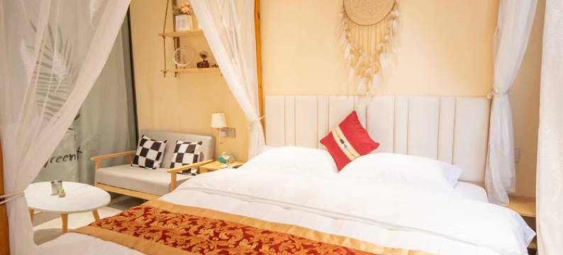 宸希影院客栈(洛阳火车站店)图片