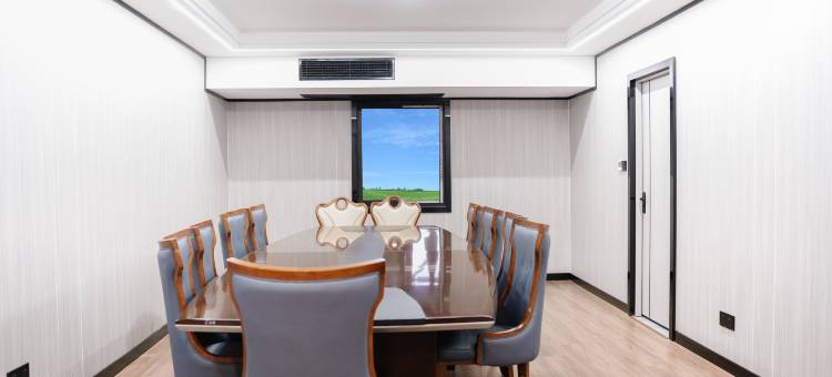 亚悦酒店(岳阳高铁站店)图片