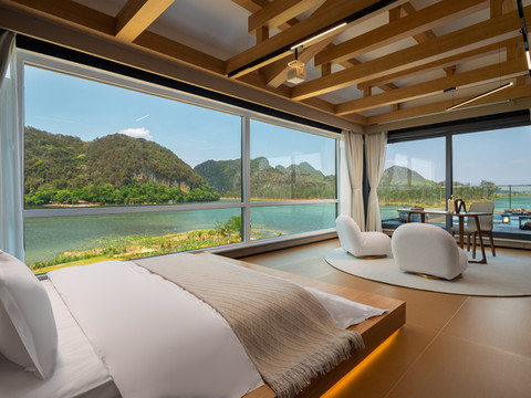 普者黑清墨湖景度假酒店