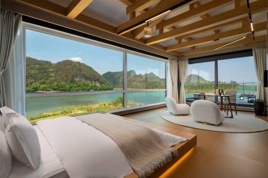 普者黑清墨湖景度假民宿