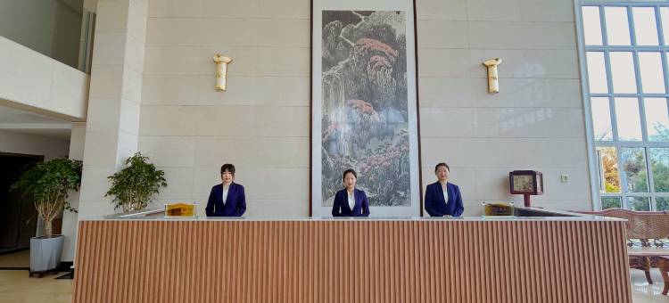 鸿雅酒店(北戴河碧螺塔海上公园店)图片