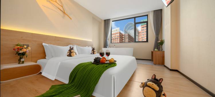 龙猫精灵酒店(昆明老街南屏街店)图片