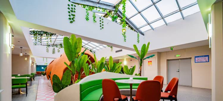 龙庭假日酒店(自贡方特恐龙王国店)图片