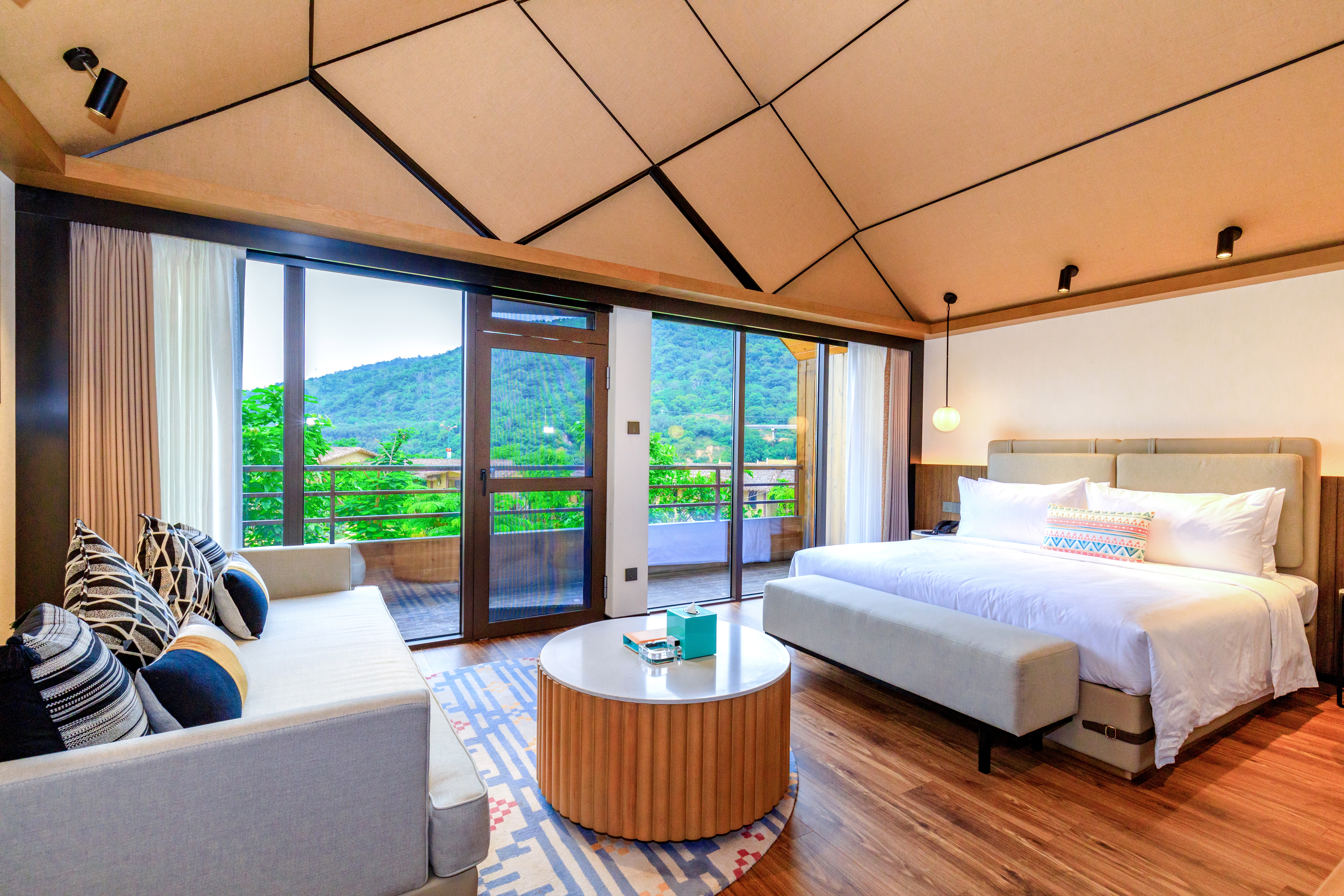 Yuxi Xinping Jia Sa Ai Lao Secret Realm Happy Valley HotelOver view