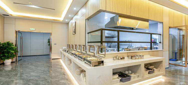 月城大酒店(西昌月亮湖湿地公园店)图片