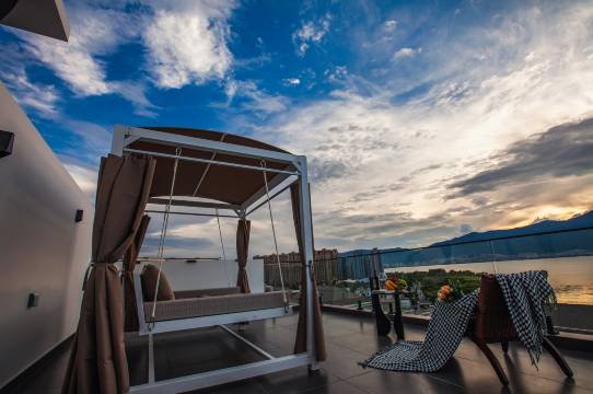 子夏·Villa半山海景度假民宿(大理机场洱海店)