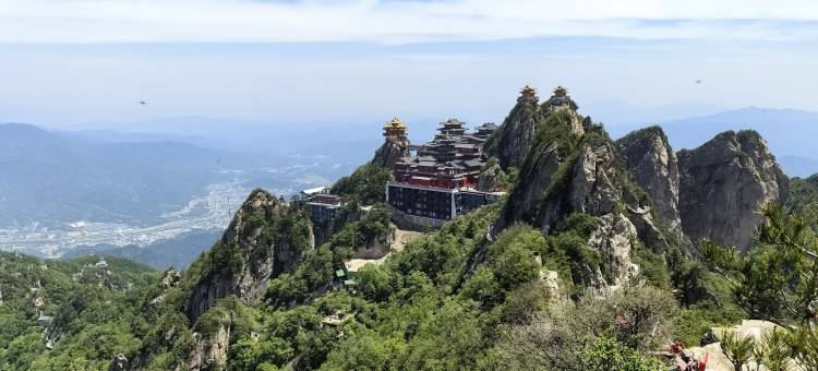 花筑·栾川观山月民宿(老君山中灵索道店)图片