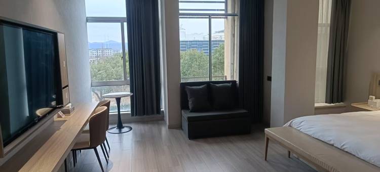 台州和庭主题酒店(财富商贸城恩泽医院地铁站店)图片