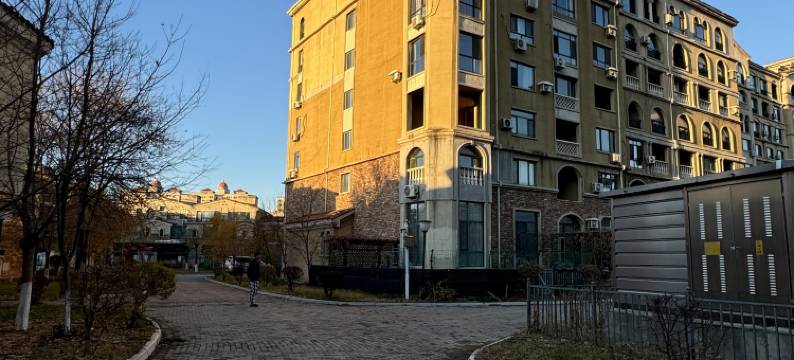 新民美国郡鸿睿温泉别墅复式公寓图片