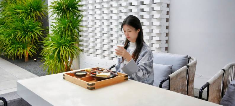 院里院外酒店(楚雄彝人古镇度假区高铁站店)图片