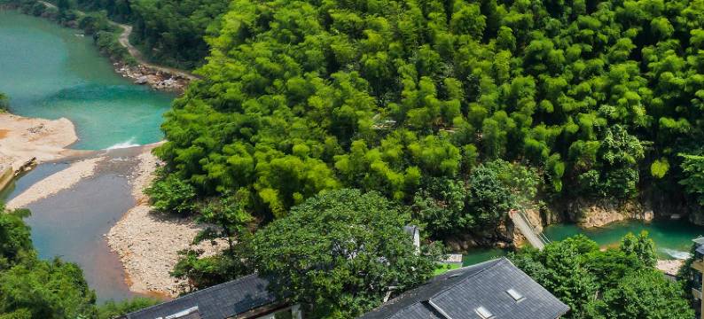 水湾湾观夏北纬30°漂流度假咖啡民宿(龙王山漂流浙北大峡谷店)图片