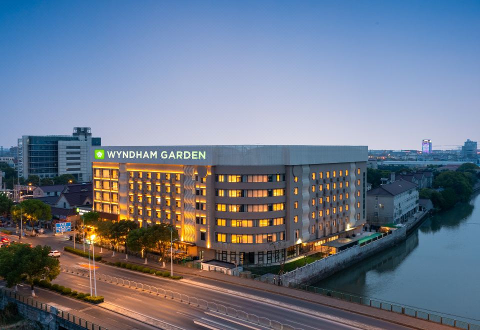 Wyndham Garden Shanghai Pudong Hotel Overview