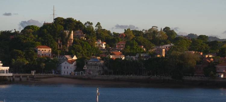 厦门丽呈睿轩酒店(海沧湾嵩屿客运码头店)图片