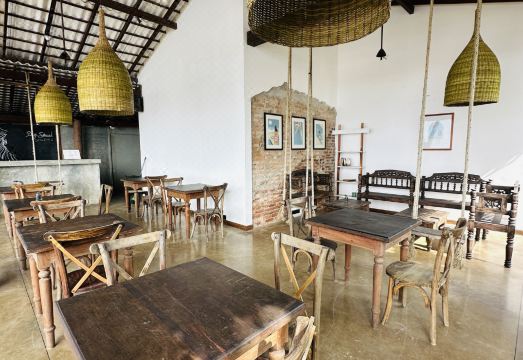 Moi Talpe Hotel Overview