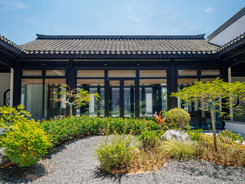 龙虎山鹤鸣溪谷悬圃民宿