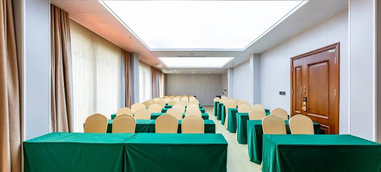 新东方国际酒店(麻城广场文化小镇店)图片