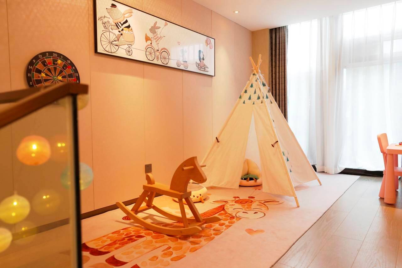 杭州艺尚雷迪森广场酒店(临平南高铁站店)图片