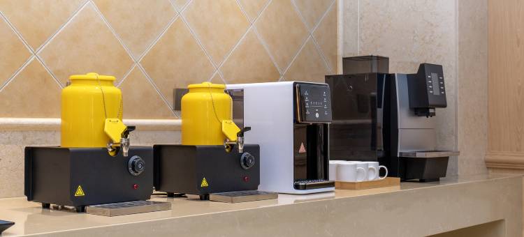 维也纳酒店(盘州南湖公园银杏广场店)图片