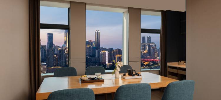 重庆南滨路皇冠国际江景亚朵酒店图片