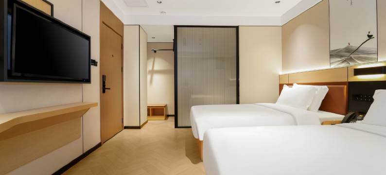 天华酒店(上海人民广场长征医院店)图片