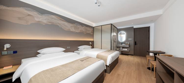 开封万熙酒店(万岁山武侠城清明上河园店)图片