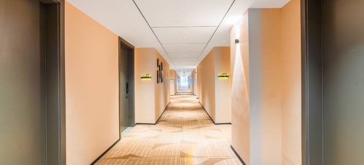 四季华桐酒店(桐庐市中心广场店)图片