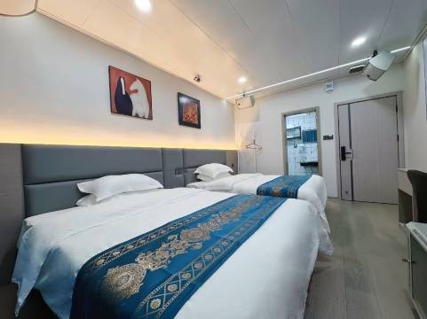 可梦·民宿(柳州高铁站柳南万达店)