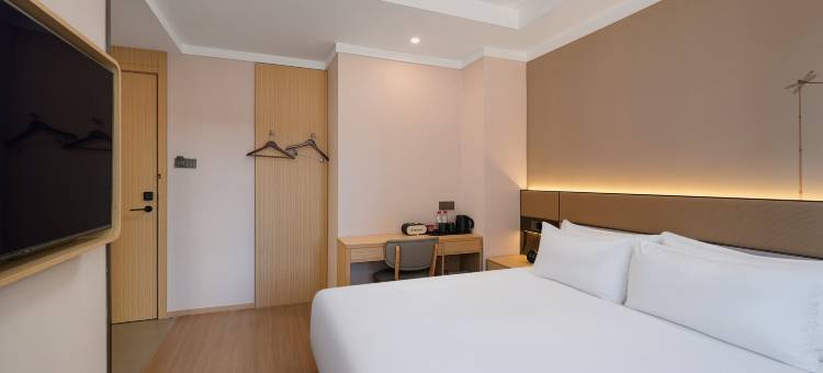 美季影院酒店(南京雨花台风景区安德门地铁站店)图片